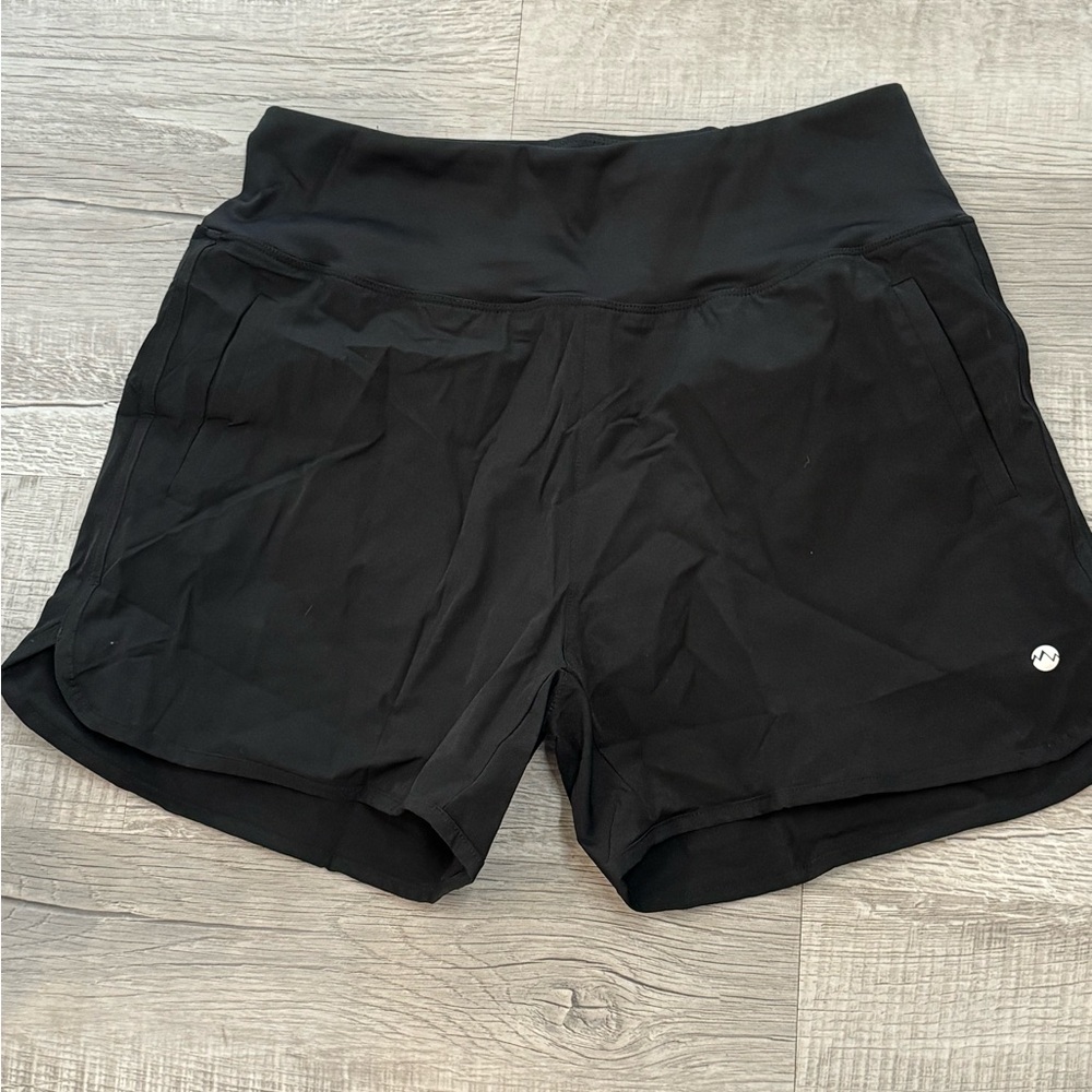 Willit women’s black shorts size small NEW 50 SPF